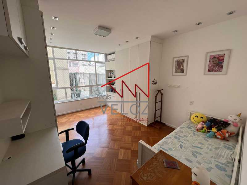 Apartamento à venda com 3 quartos, 150m² - Foto 8