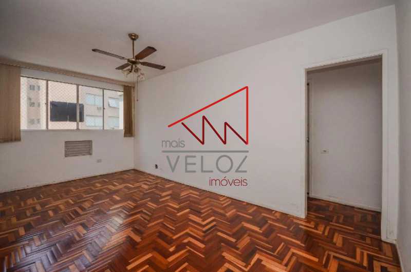 Apartamento à venda com 2 quartos, 69m² - Foto 2