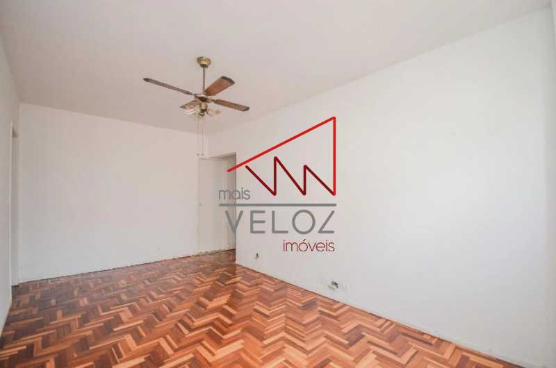 Apartamento à venda com 2 quartos, 69m² - Foto 4