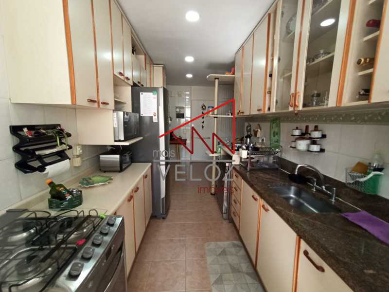 Apartamento à venda com 3 quartos, 150m² - Foto 1