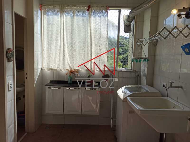 Apartamento à venda com 3 quartos, 150m² - Foto 3