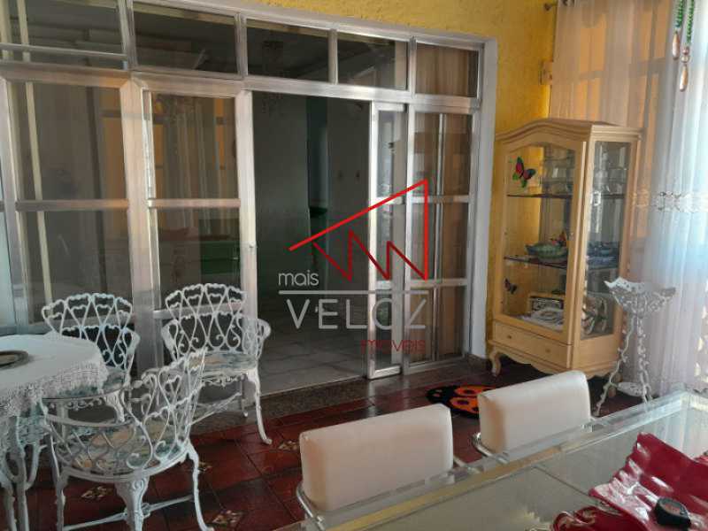 Apartamento à venda com 3 quartos, 142m² - Foto 2