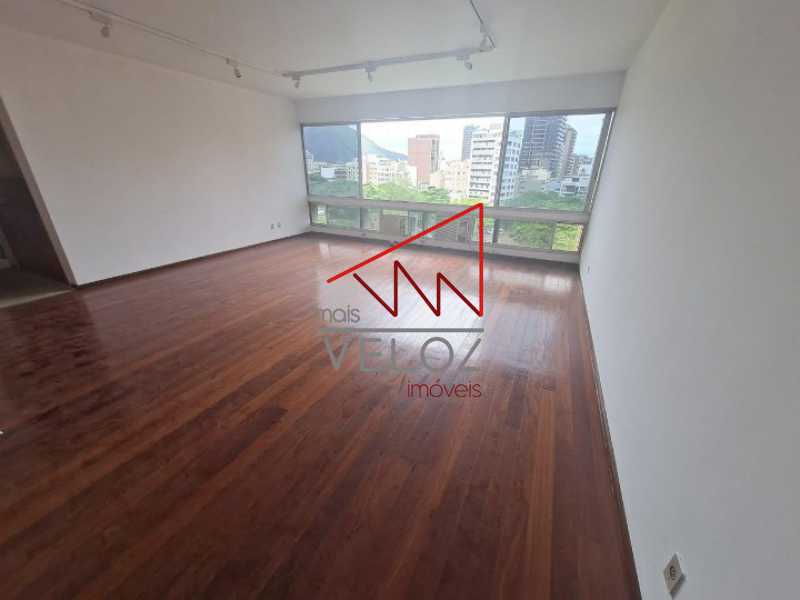 Apartamento à venda com 3 quartos, 174m² - Foto 2