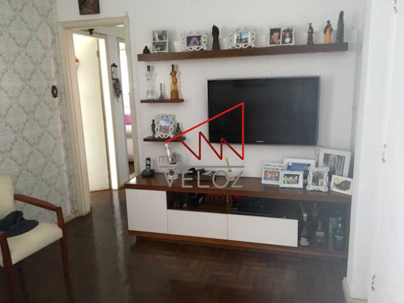 Apartamento à venda com 2 quartos, 62m² - Foto 3