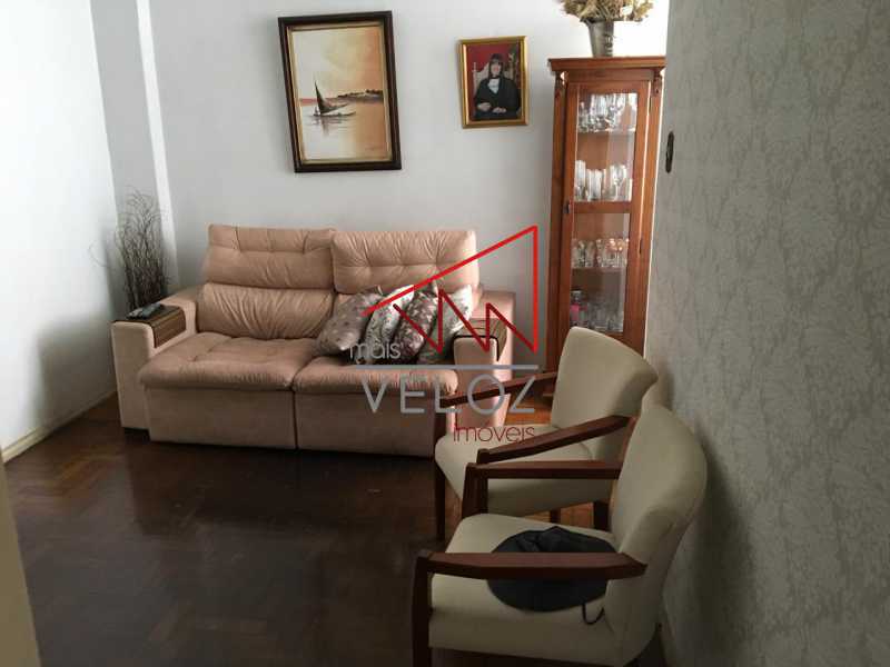 Apartamento à venda com 2 quartos, 62m² - Foto 2