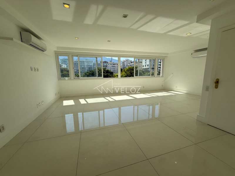 Apartamento à venda com 3 quartos, 150m² - Foto 1