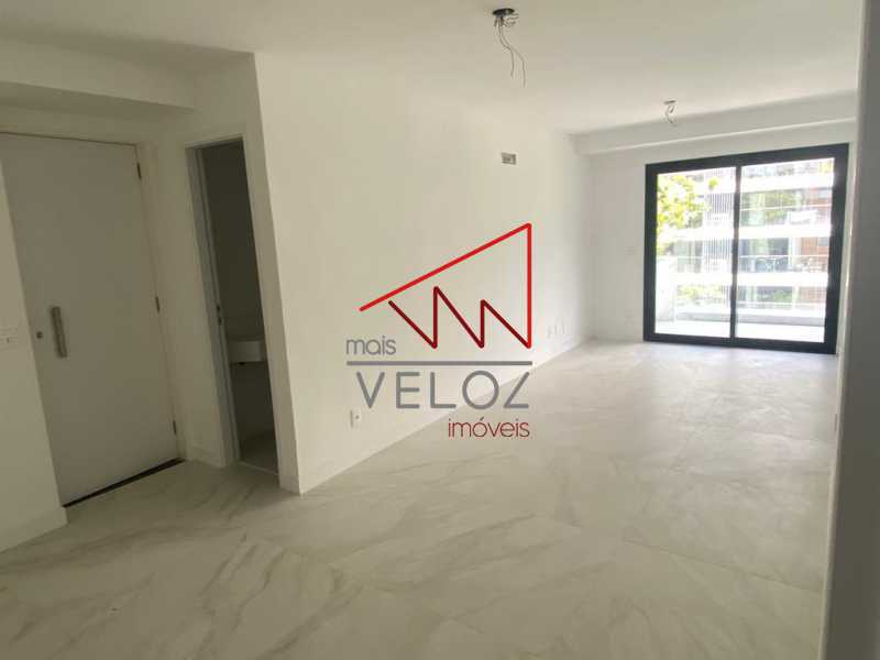 Apartamento à venda com 3 quartos, 94m² - Foto 2