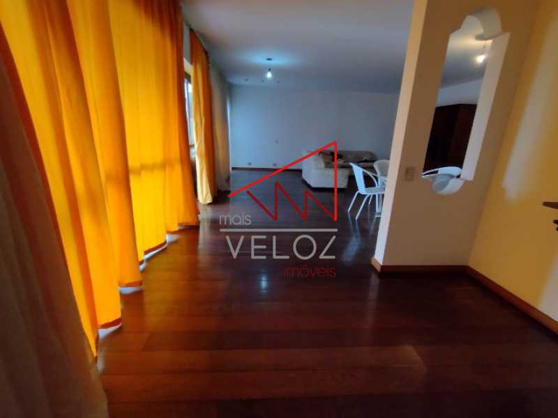 Apartamento à venda com 4 quartos, 227m² - Foto 5