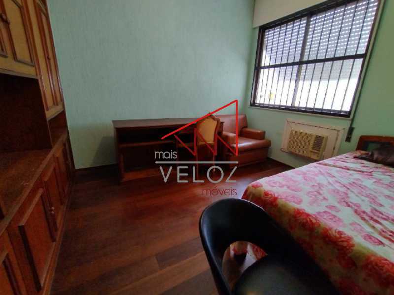 Apartamento à venda com 4 quartos, 227m² - Foto 7