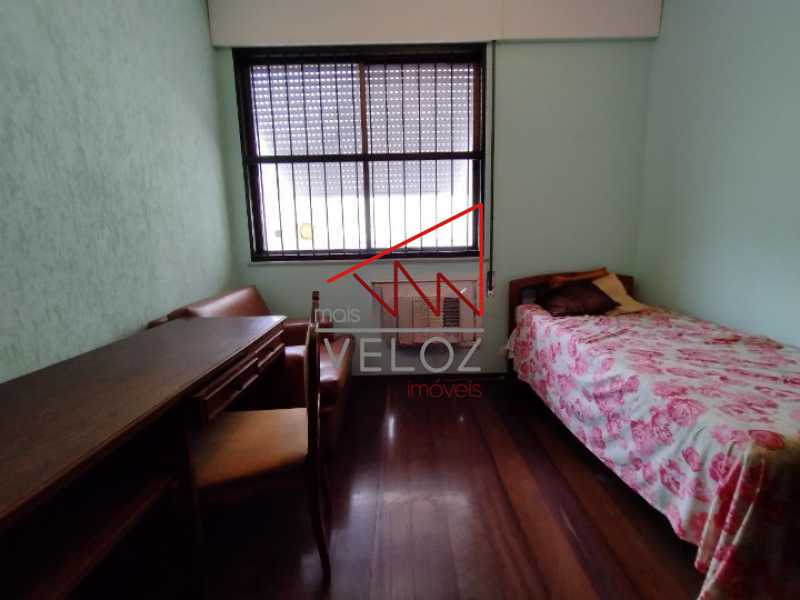 Apartamento à venda com 4 quartos, 227m² - Foto 9