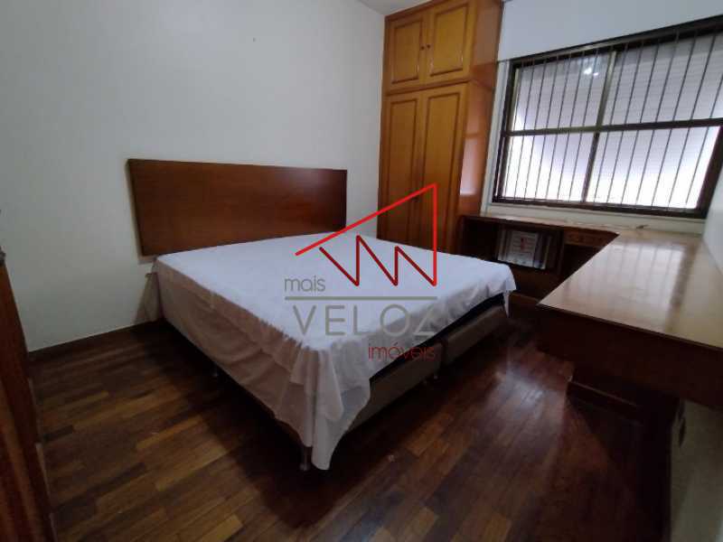 Apartamento à venda com 4 quartos, 227m² - Foto 14