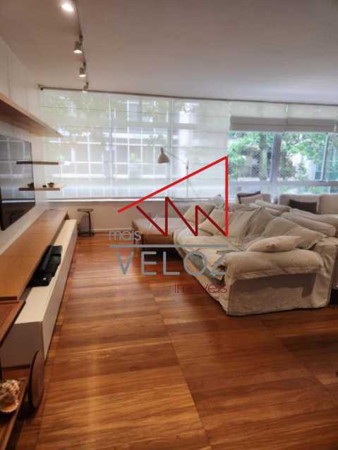 Apartamento à venda com 4 quartos, 214m² - Foto 2