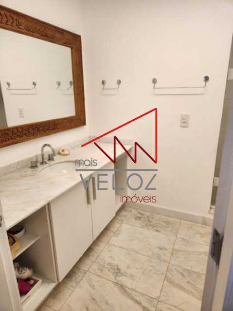 Apartamento à venda com 4 quartos, 214m² - Foto 17