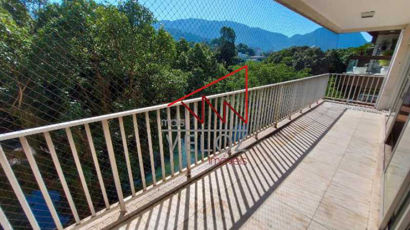 Apartamento à venda com 4 quartos, 257m² - Foto 2