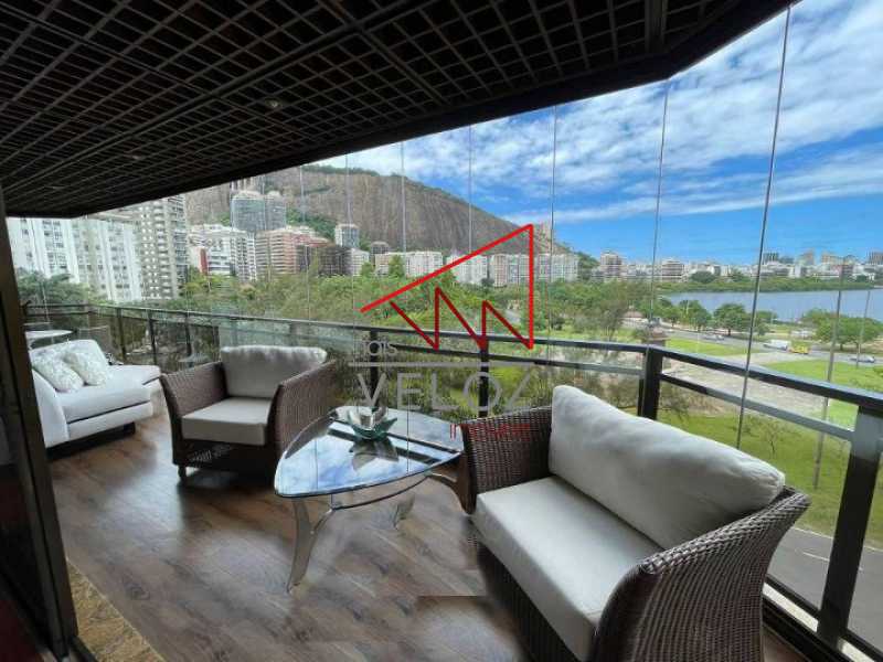 Apartamento à venda com 3 quartos, 227m² - Foto 14