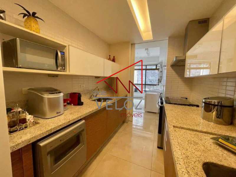 Apartamento à venda com 3 quartos, 227m² - Foto 22