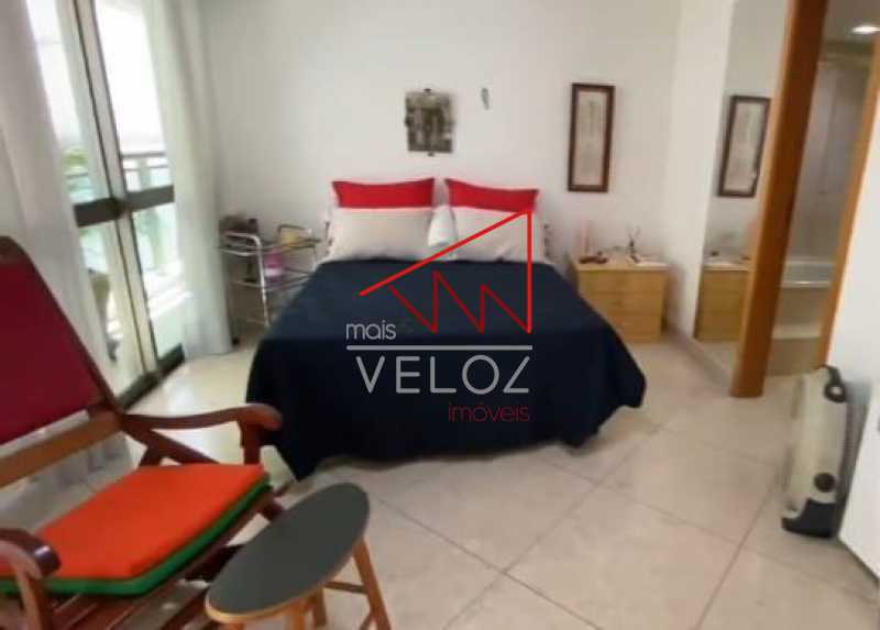 Apartamento à venda com 3 quartos, 218m² - Foto 11