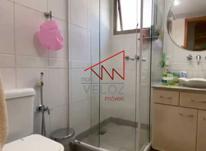 Apartamento à venda com 3 quartos, 218m² - Foto 23