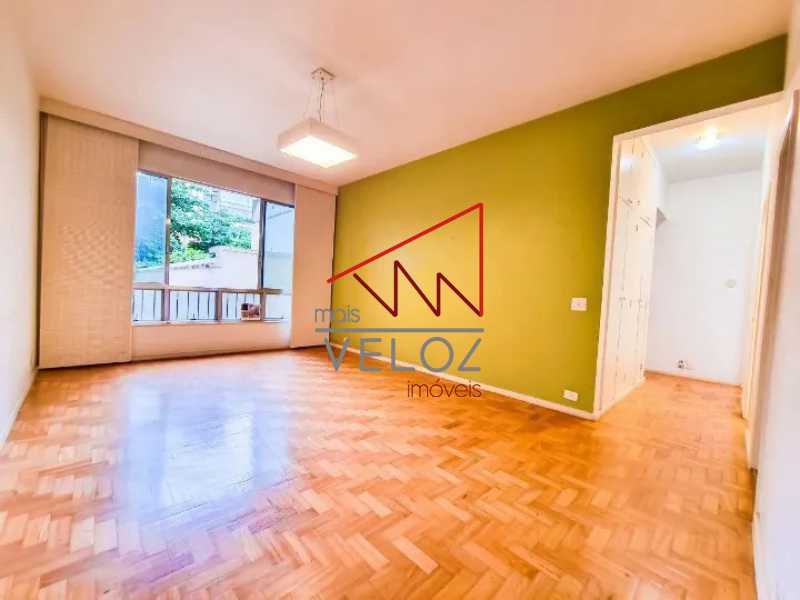 Apartamento à venda com 3 quartos, 135m² - Foto 1