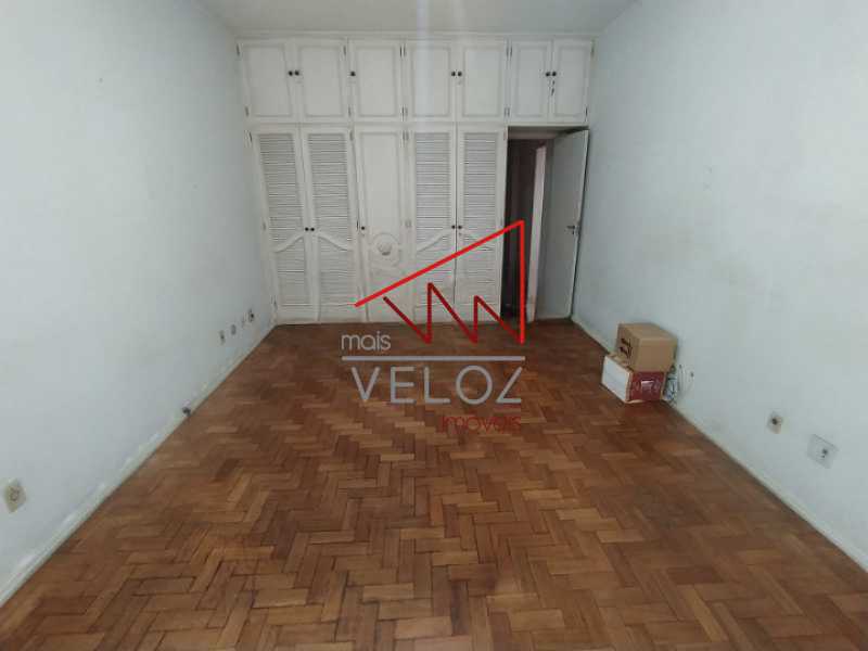 Apartamento à venda com 4 quartos, 236m² - Foto 6