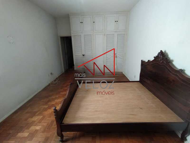 Apartamento à venda com 4 quartos, 236m² - Foto 11