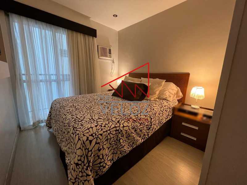 Apartamento à venda com 2 quartos, 67m² - Foto 4