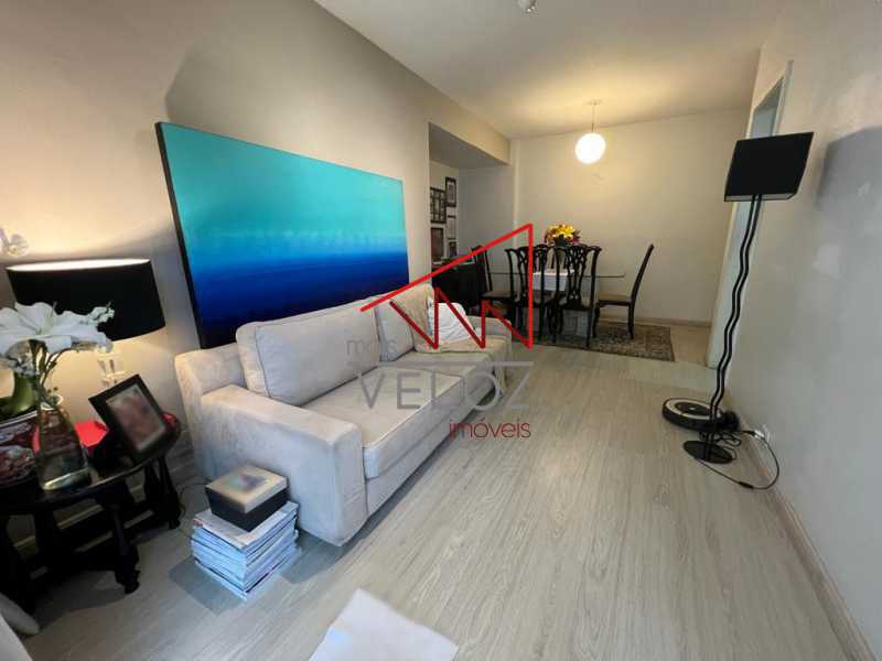 Apartamento à venda com 2 quartos, 67m² - Foto 3