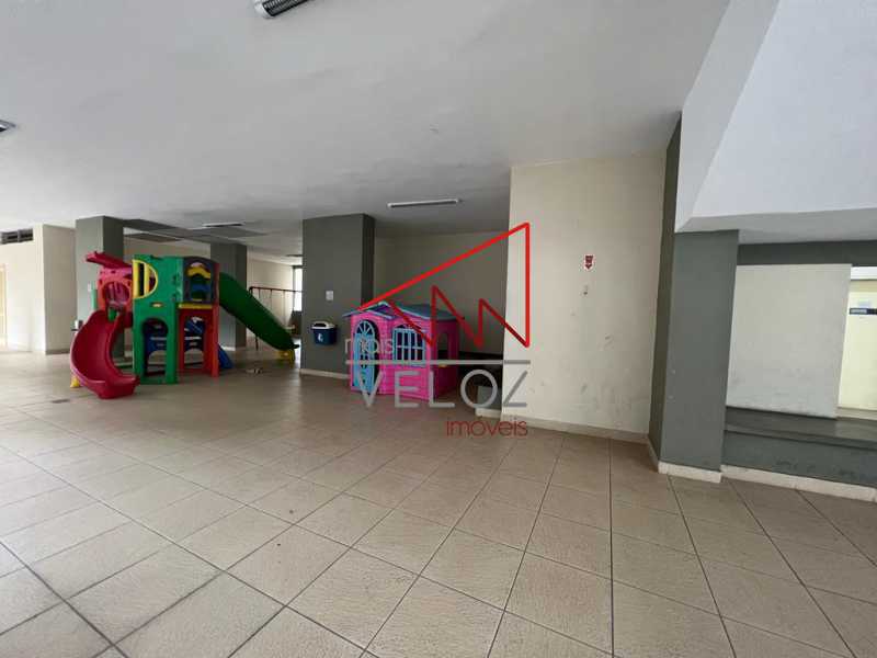 Apartamento à venda com 2 quartos, 67m² - Foto 11