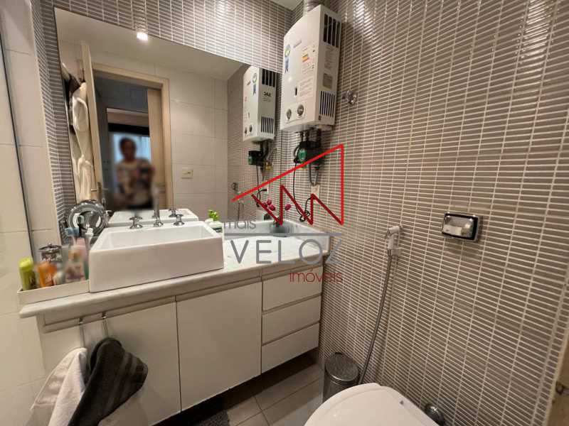 Apartamento à venda com 2 quartos, 67m² - Foto 12