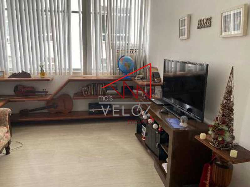 Apartamento à venda com 2 quartos, 68m² - Foto 3