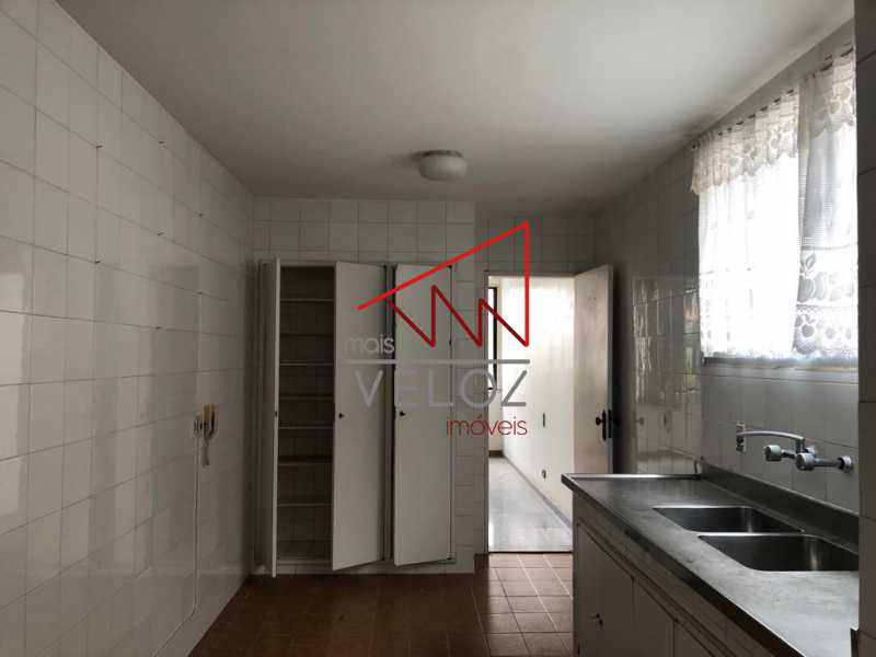 Apartamento à venda com 4 quartos, 186m² - Foto 12