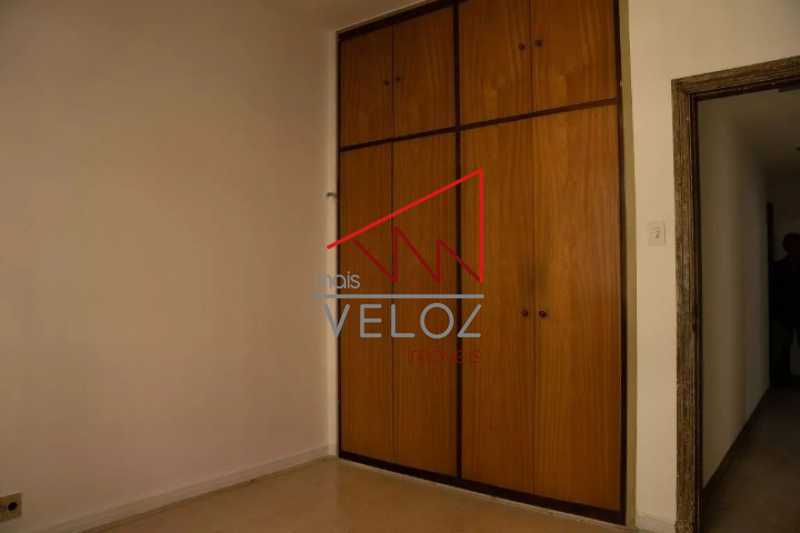 Apartamento à venda com 3 quartos, 180m² - Foto 12