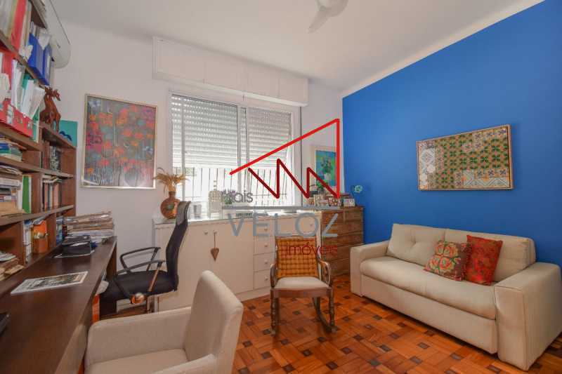 Apartamento à venda com 3 quartos, 148m² - Foto 2