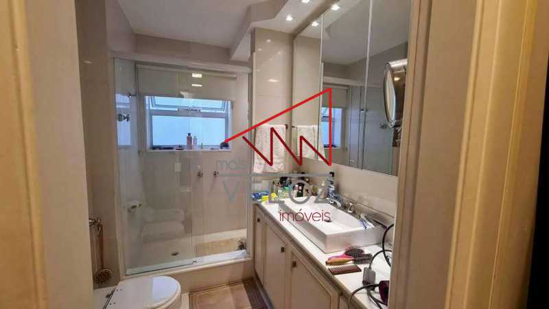 Apartamento à venda com 4 quartos, 250m² - Foto 24