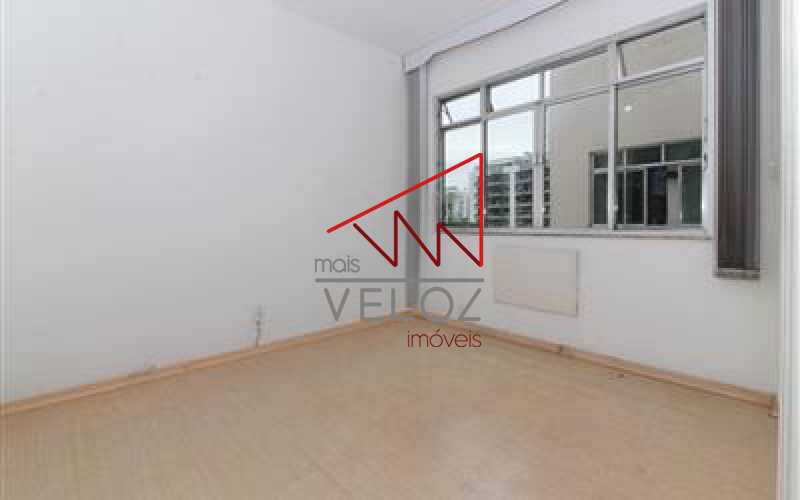 Apartamento à venda com 2 quartos, 80m² - Foto 2