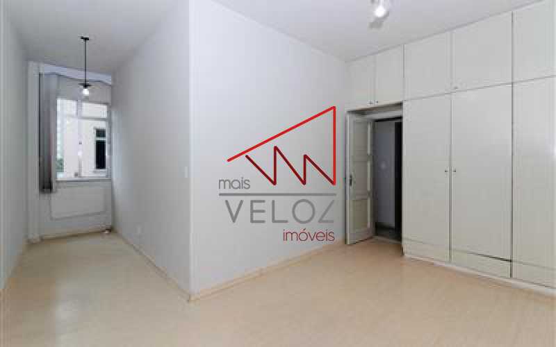 Apartamento à venda com 2 quartos, 80m² - Foto 4