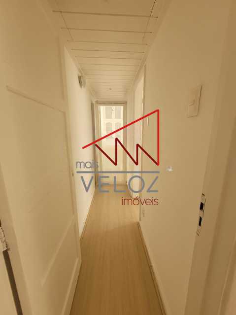 Apartamento à venda com 2 quartos, 66m² - Foto 4