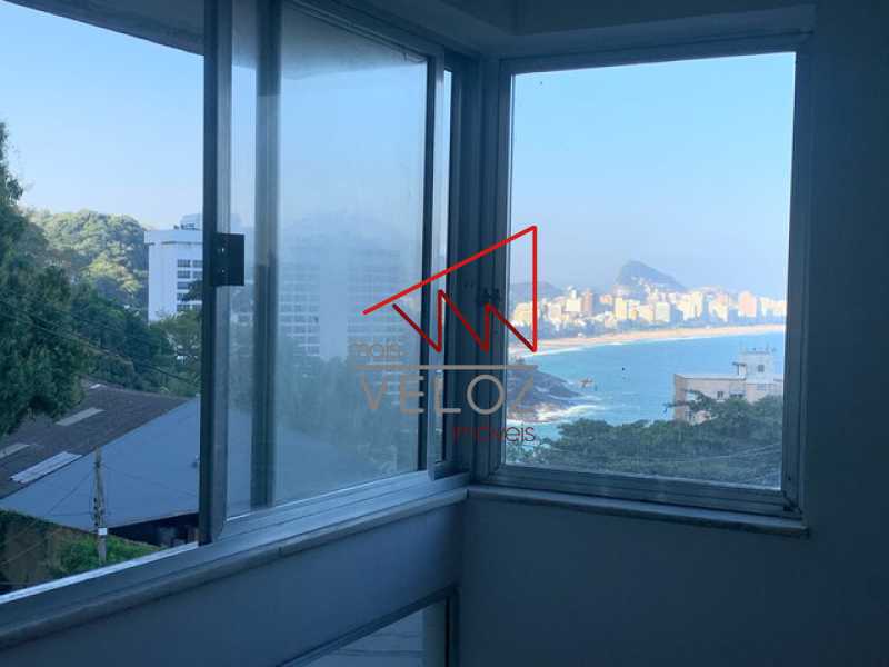 Apartamento à venda com 2 quartos, 74m² - Foto 2