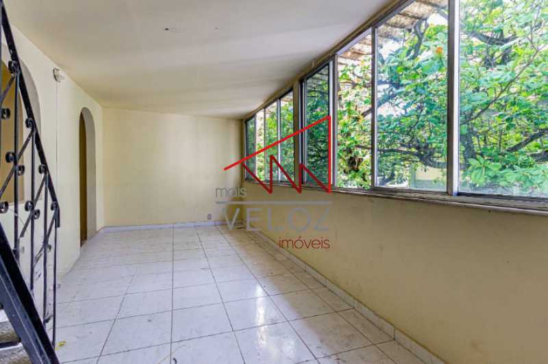 Cobertura à venda com 2 quartos, 107m² - Foto 2