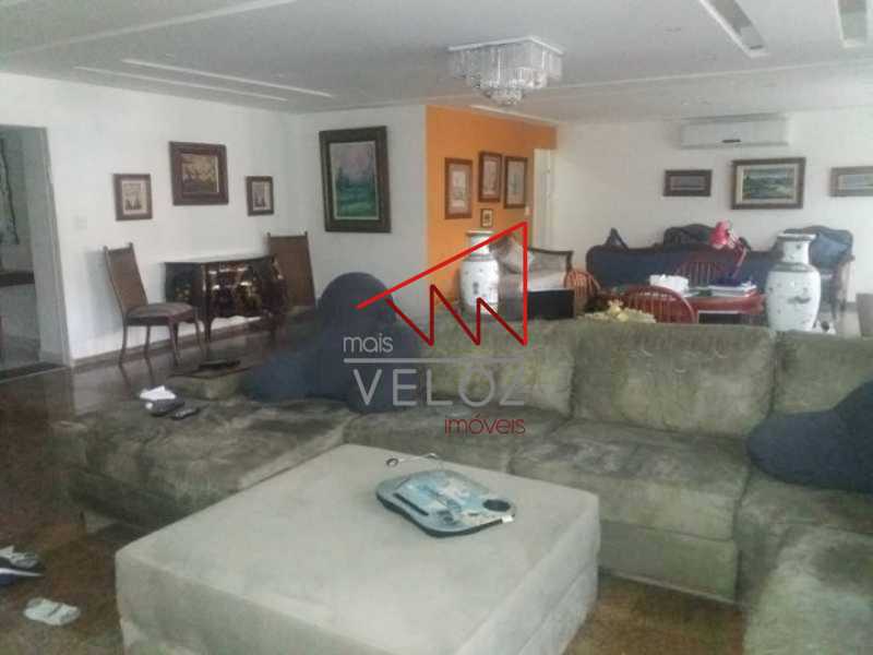 Casa à venda com 7 quartos, 900m² - Foto 3