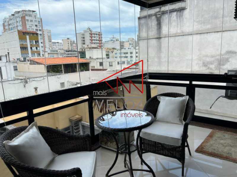 Apartamento à venda com 2 quartos, 90m² - Foto 2