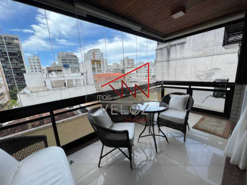 Apartamento à venda com 2 quartos, 90m² - Foto 1