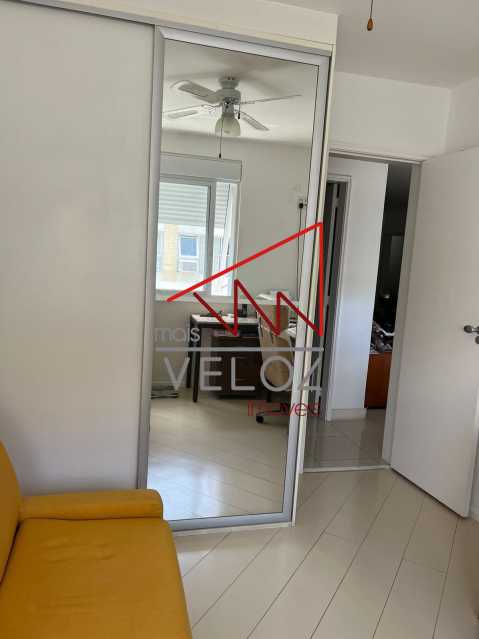 Apartamento à venda com 3 quartos, 150m² - Foto 2