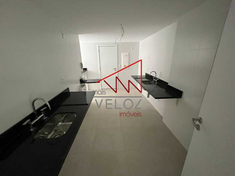 Apartamento à venda com 4 quartos, 238m² - Foto 23