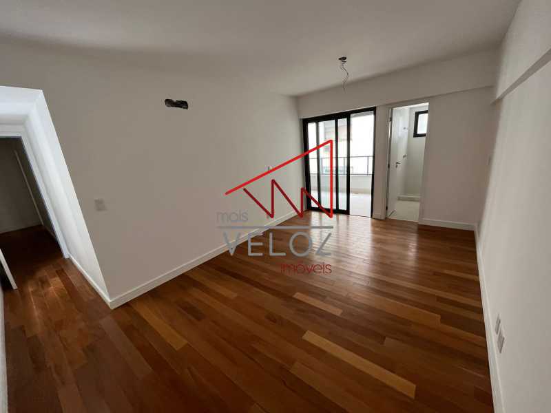 Apartamento à venda com 4 quartos, 238m² - Foto 7