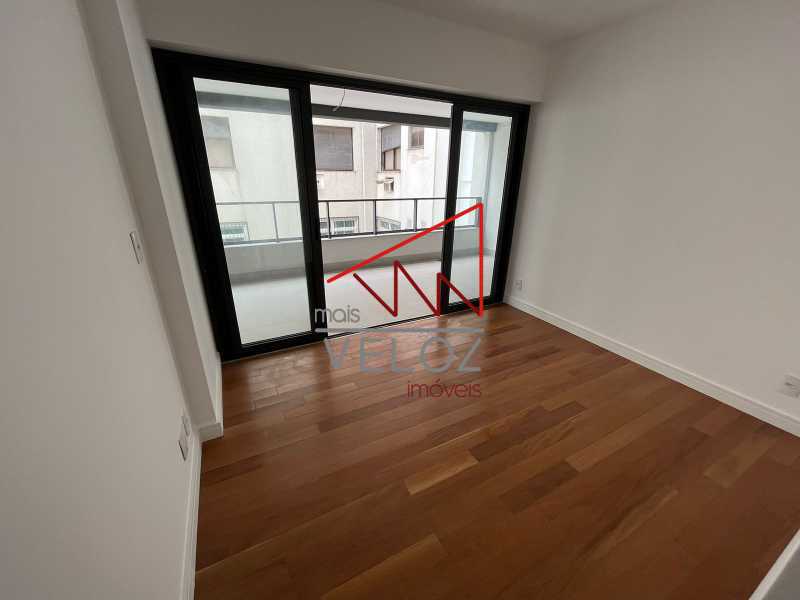 Apartamento à venda com 4 quartos, 238m² - Foto 8