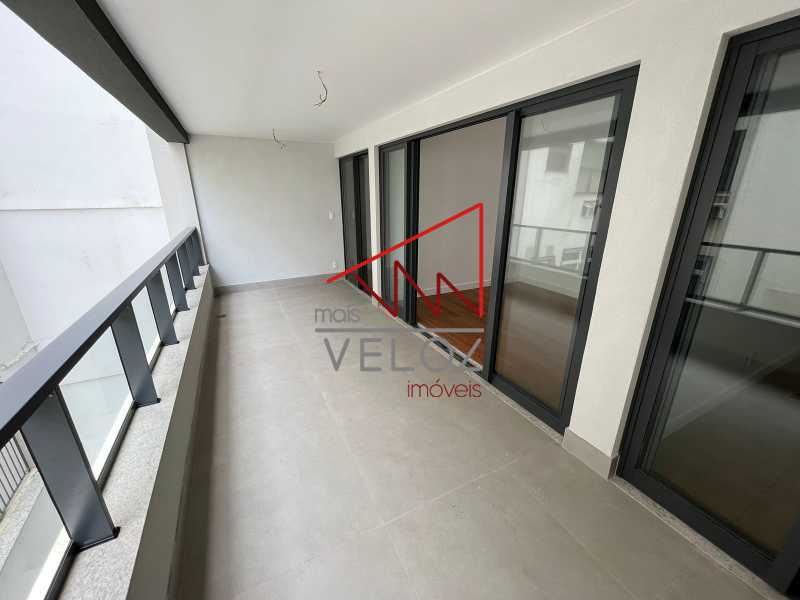 Apartamento à venda com 4 quartos, 238m² - Foto 19