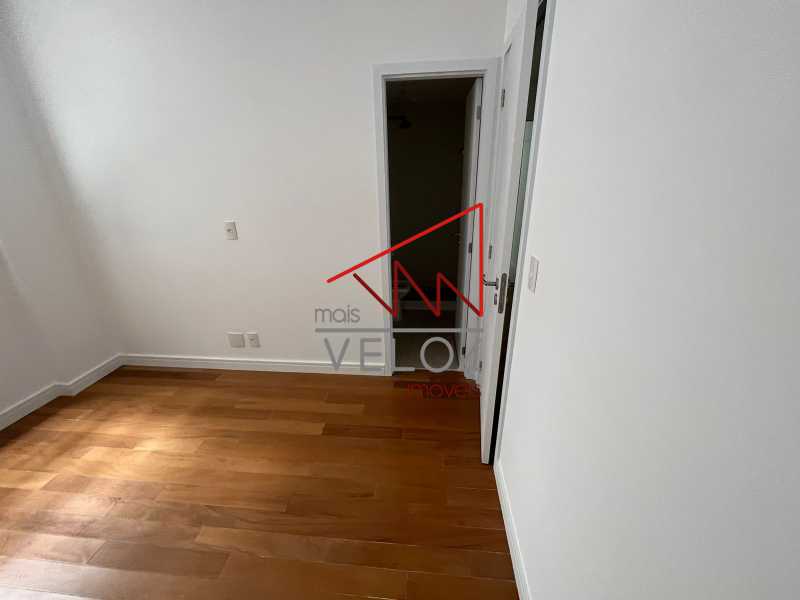 Apartamento à venda com 4 quartos, 238m² - Foto 17