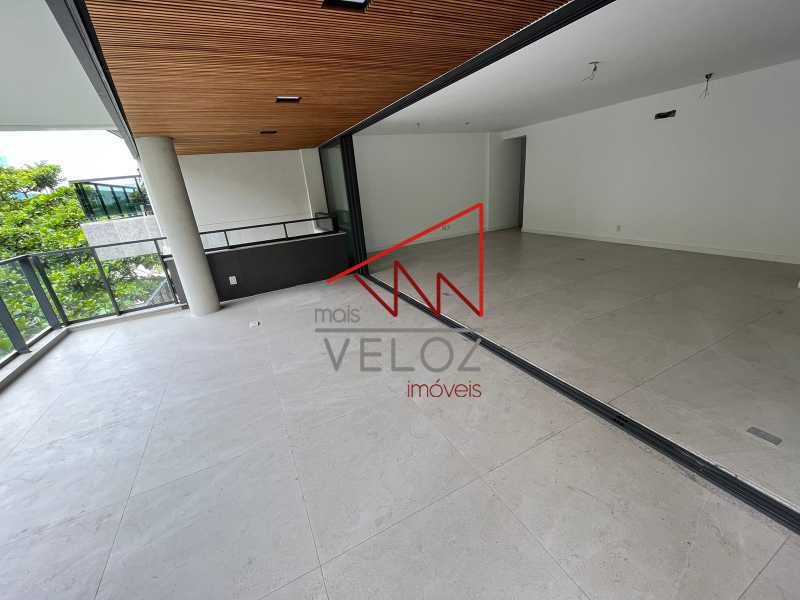 Apartamento à venda com 4 quartos, 238m² - Foto 2