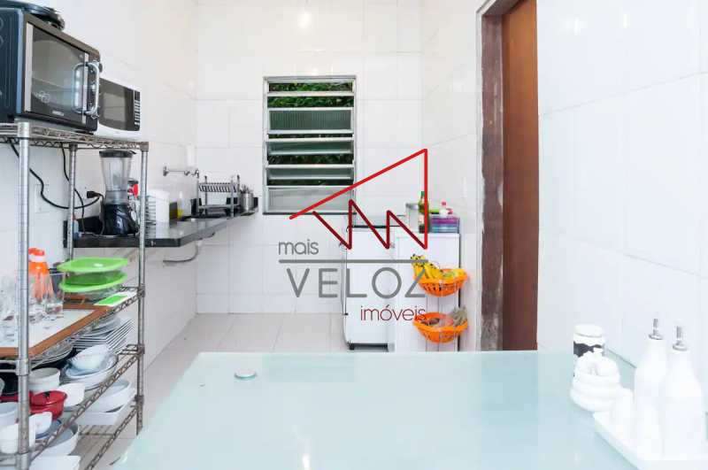 Casa à venda com 5 quartos, 250m² - Foto 17